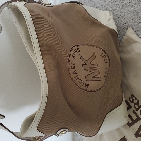 Michael Kors MK est. 1981 canvas and leather shoulder bag - Picture 2 of 9